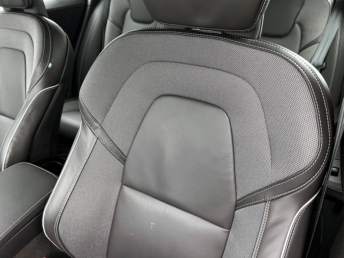 49847910 volvo v60 2 0 t6 awd plus dark harman kardon voorruitverw sportstoe 02