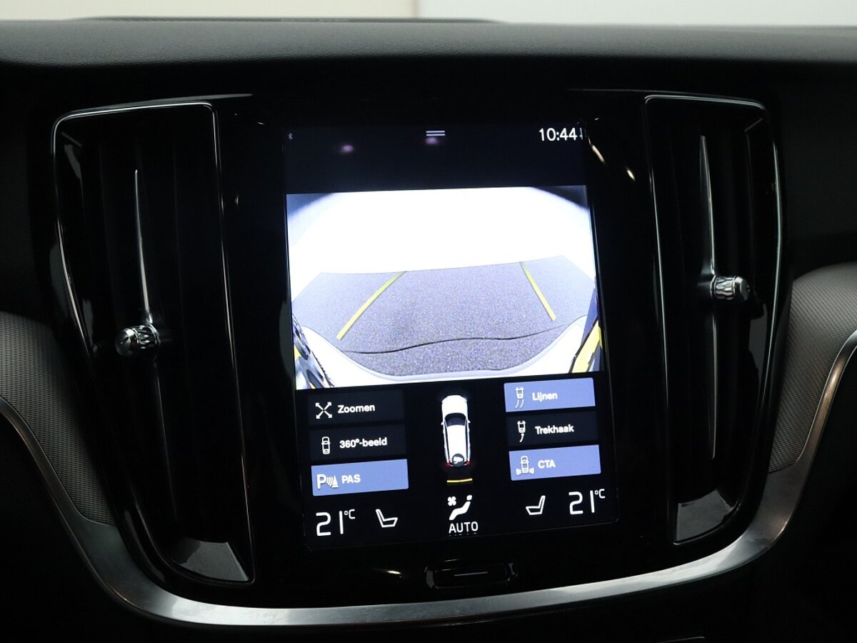 34254989 volvo v60 2 0 t6 awd recharge r design trekhaak 03c3f6