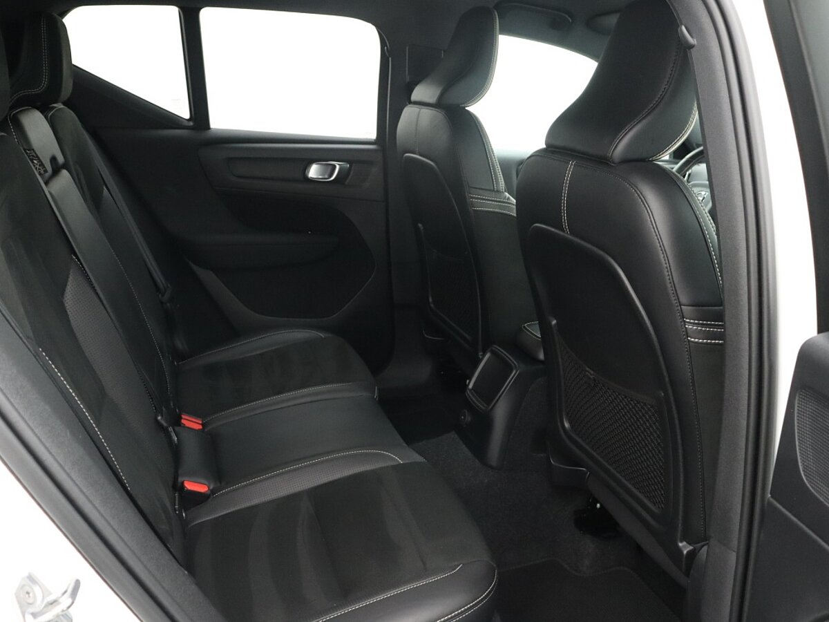 34675392 volvo xc40 1 5 t5 te r design cbdaf3