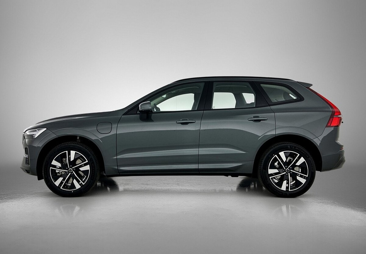 46518073 volvo xc60 xc60 t6 awd essential driver assist climate pack park assi 2 02