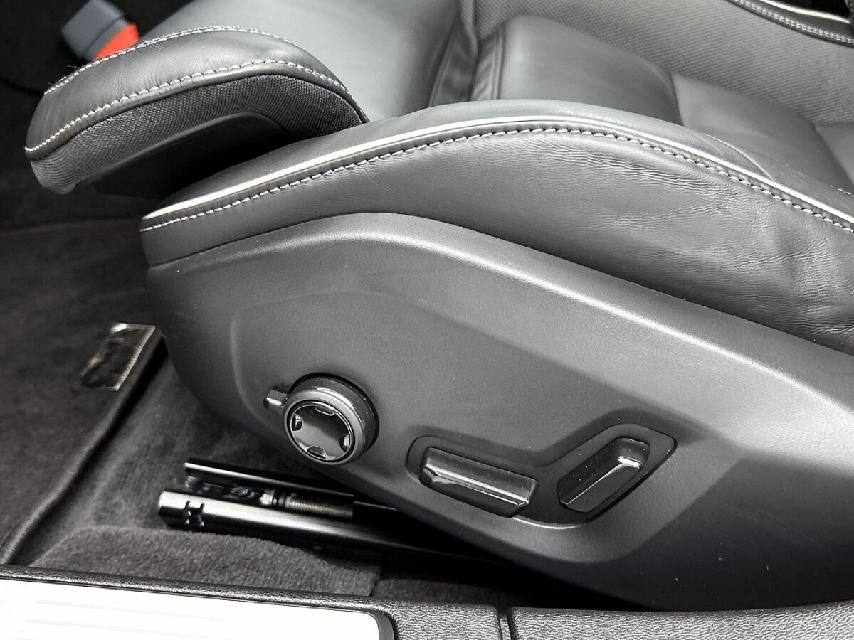 47895954 volvo v60 2 0 t6 black edition panorama dak 360 trekhaak sportled 75