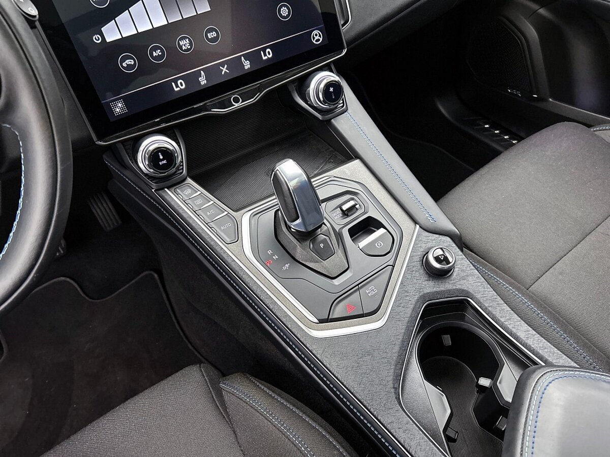 49484291 lynk co 01 1 5 hybride rijklaar inclusief 12 maanden garantie 44