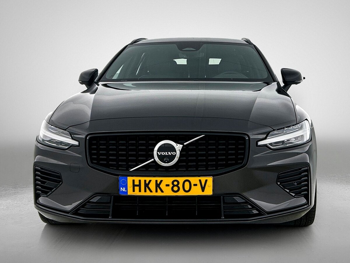 49833852 volvo v60 2 0 t6 awd plus dark trekhaak leder camera 360 harman ka 6 04