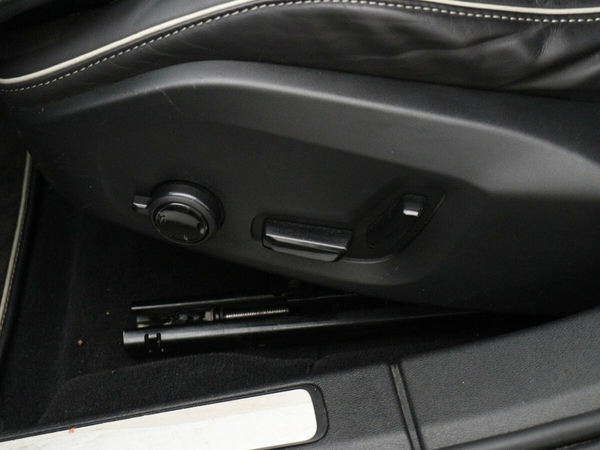 34254967 volvo v60 2 0 t8 recharge awd r design panoramadak stoelen met geheuge 34