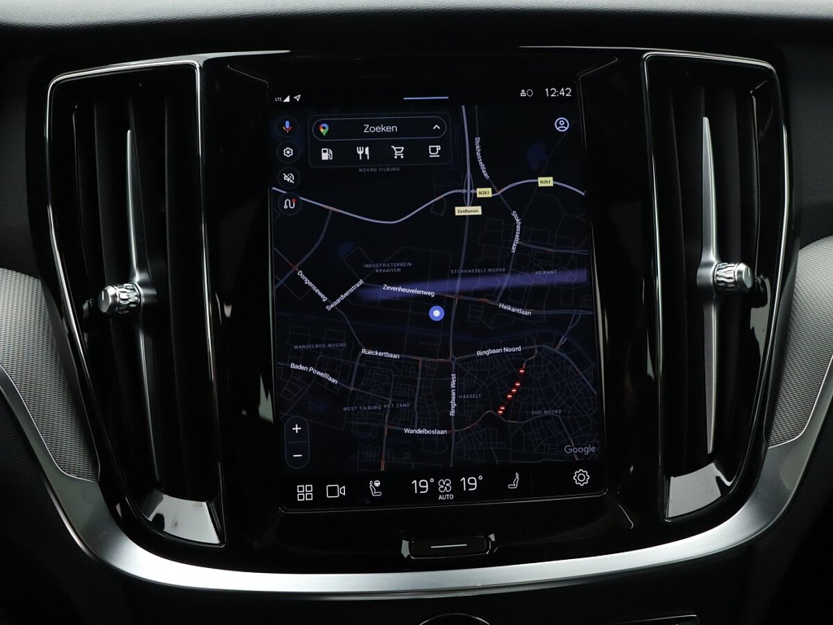 35636972 volvo v60 2 0 b4 plus dark sport interieur 360 camera 81