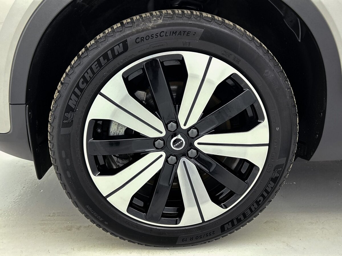 44339731 volvo xc40 1 5 t4 recharge plus bright harman kardon pilot assist ele 81