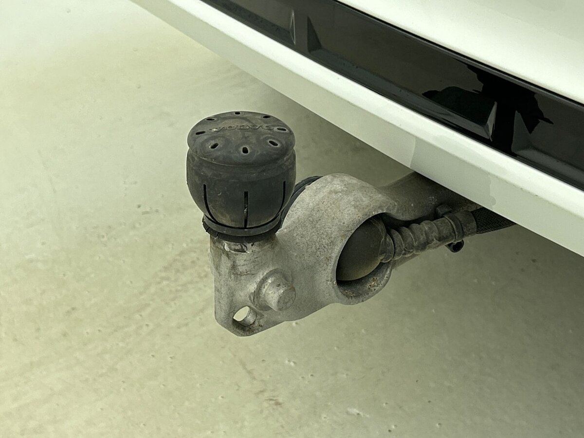 49295812 volvo xc60 2 0 t8 recharge r design 9 01