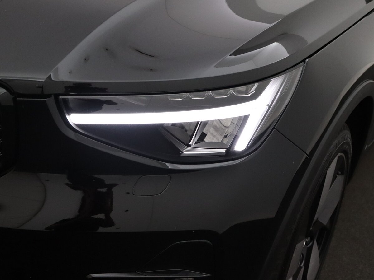 34860842 volvo xc40 1 5 t4 twin engine ultimate dark 20 velgen pano dak 59