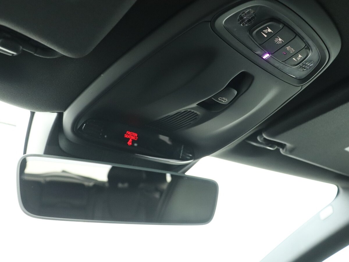 35542103 volvo v40 2 0 t4 business sport panorama dak parkeercamera 72