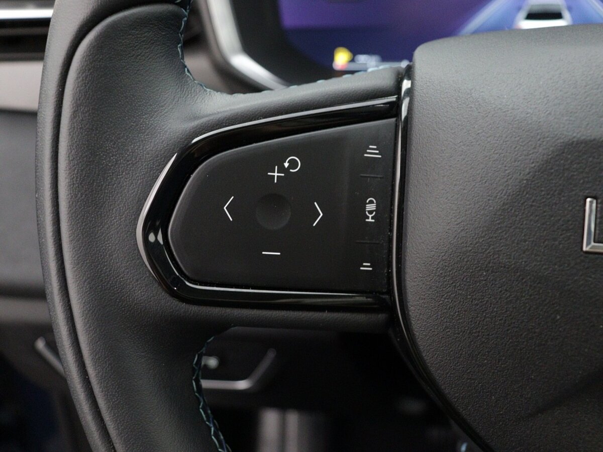 44878677 lynk co 01 1 5 phev 09