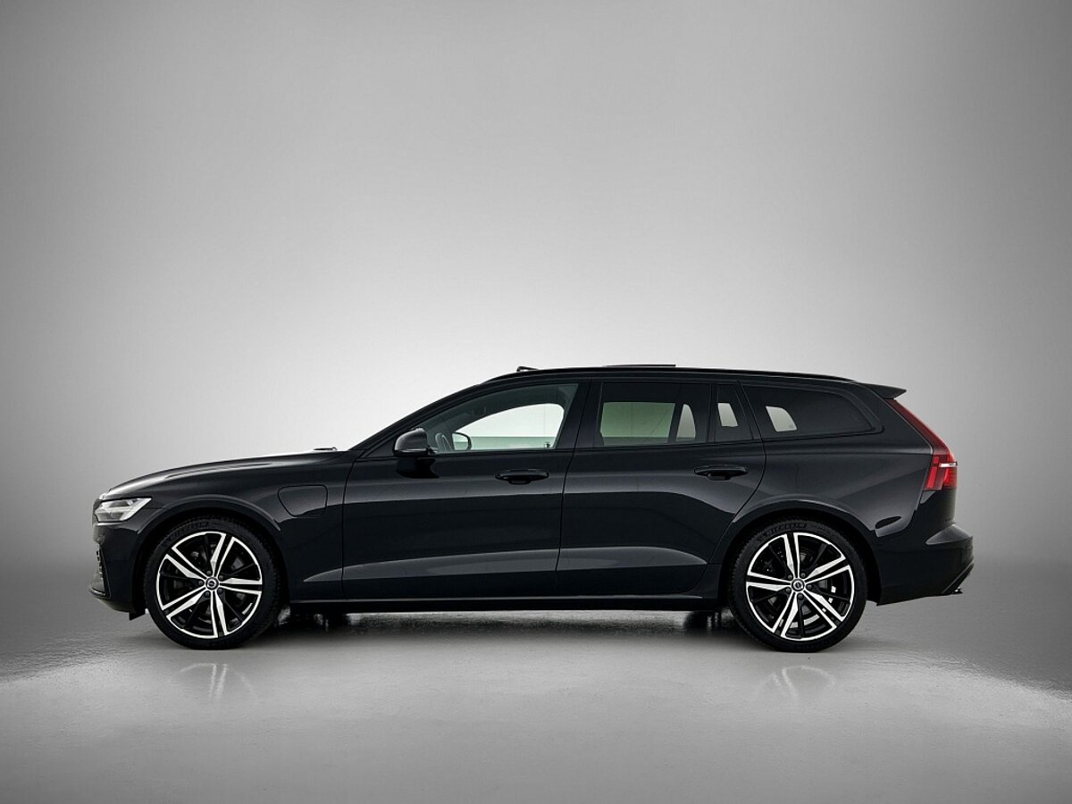 47156578 volvo v60 2 0 t6 r design pano 360 cam pilot assist trekhaak spo 2 02