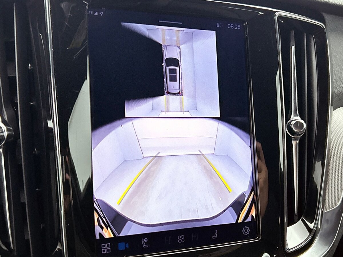 49833852 volvo v60 2 0 t6 awd plus dark trekhaak leder camera 360 harman ka 55