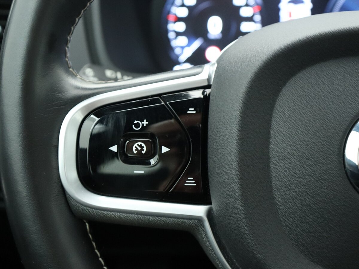 35167684 volvo xc90 2 0 t8 awd r design panorama dak trekhaak adaptive cruise c12047