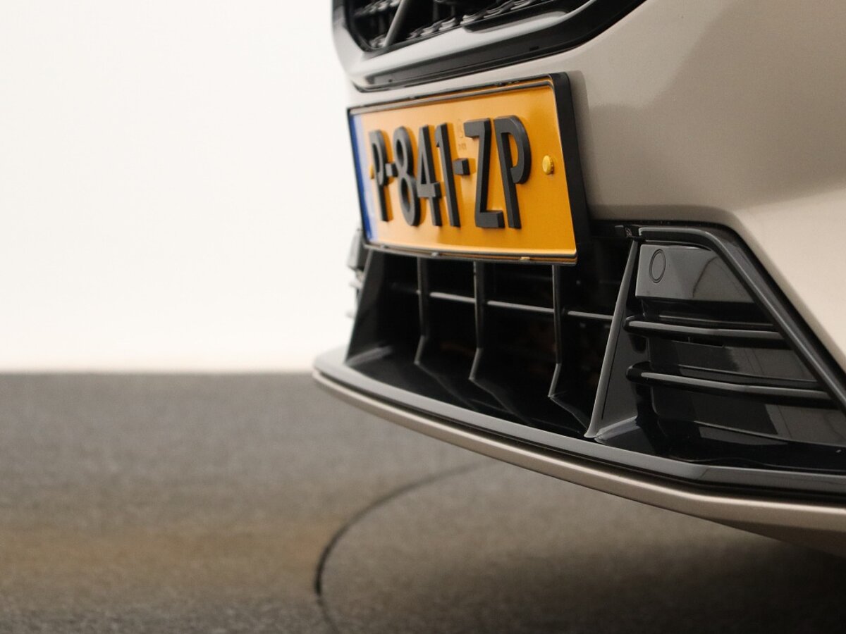 35173088 volvo v60 2 0 b4 plus dark 29