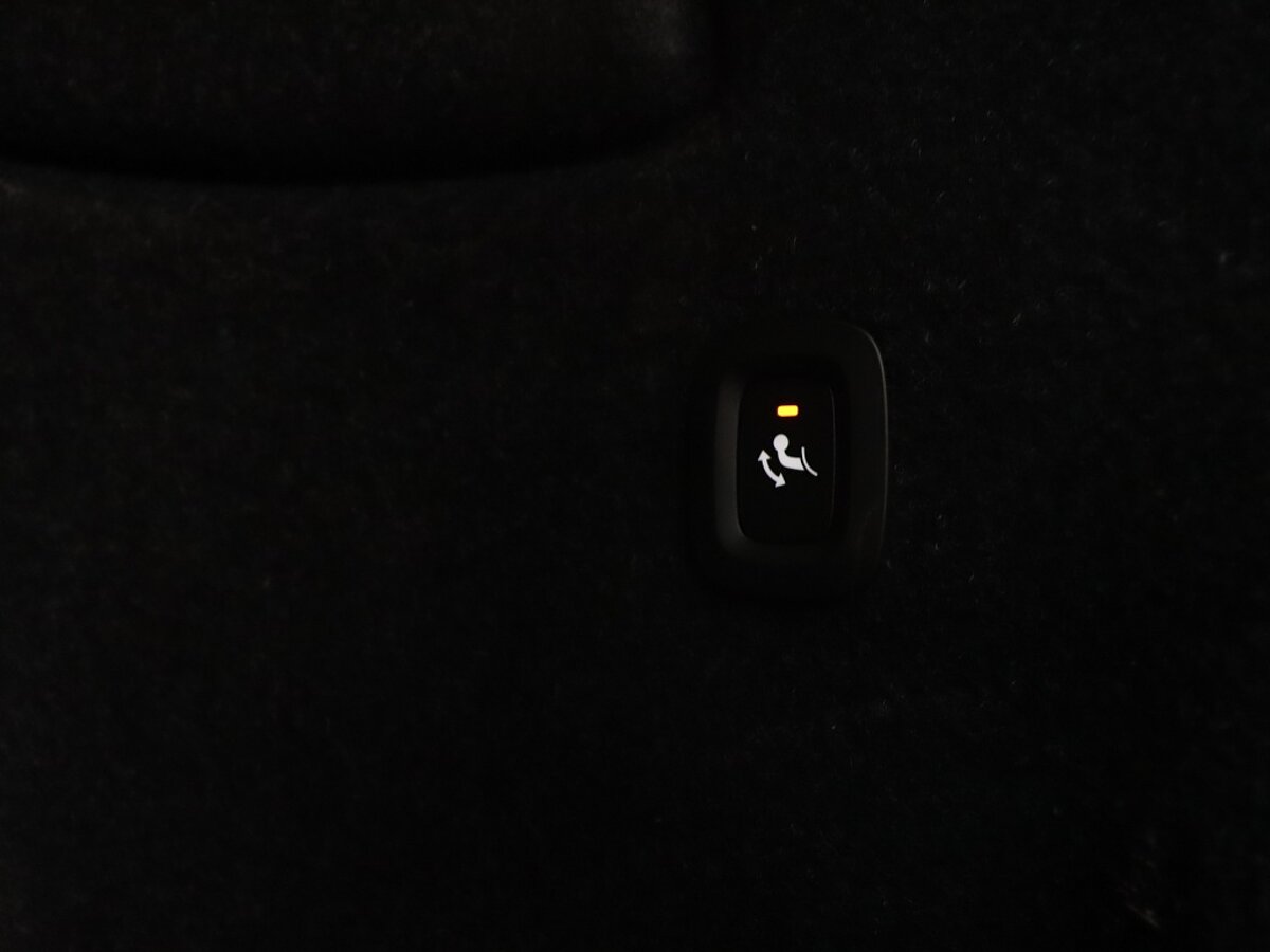 35531406 volvo xc40 1 5 t5 recharge ultimate dark cc94ad