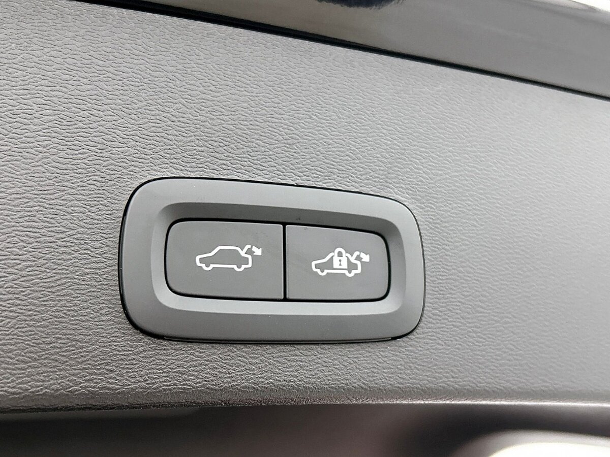 46591412 volvo xc40 xc40 b4 plus black edition lounge pack voorraad 21