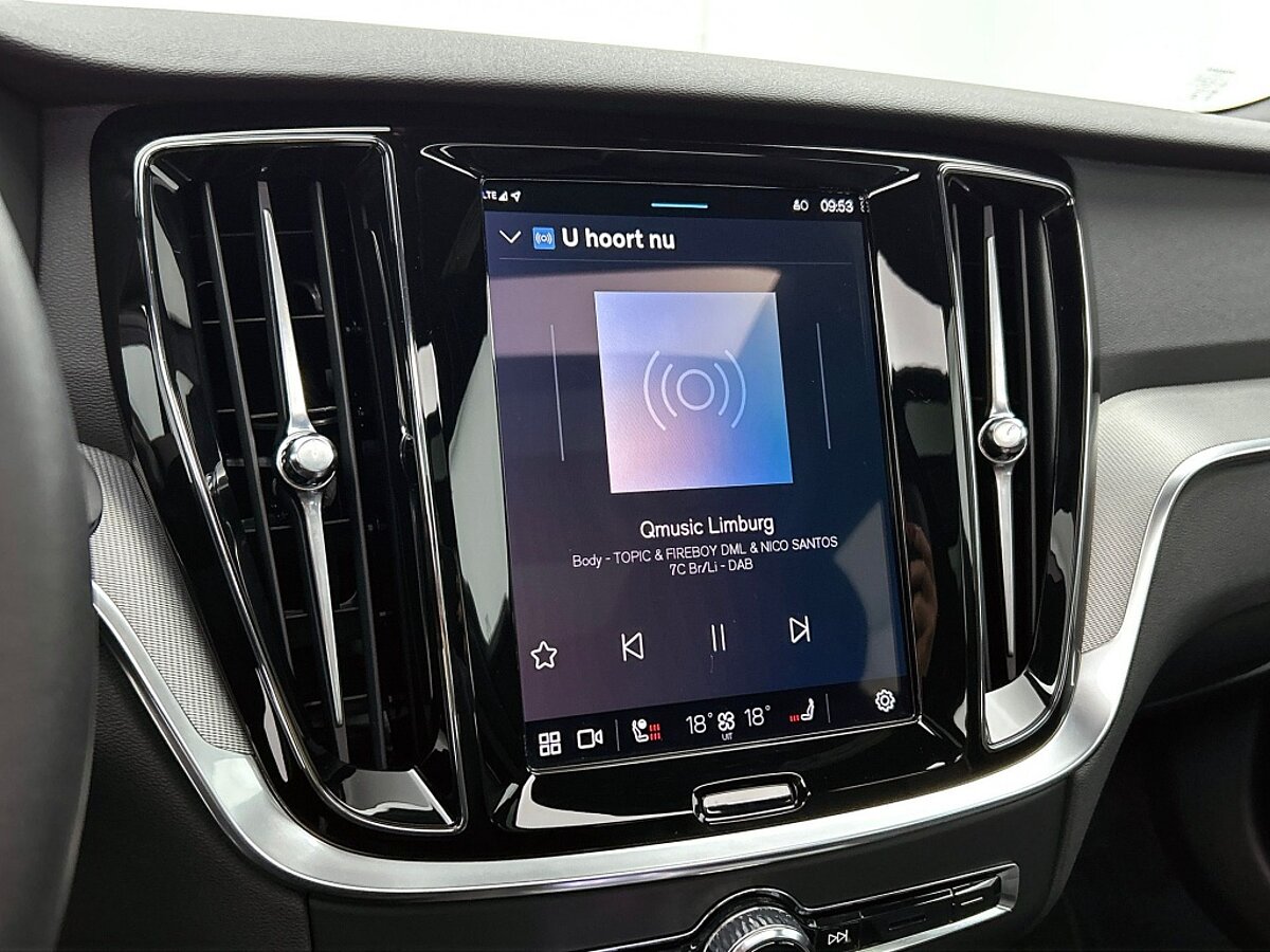 47895954 volvo v60 2 0 t6 black edition panorama dak 360 trekhaak sportled 68