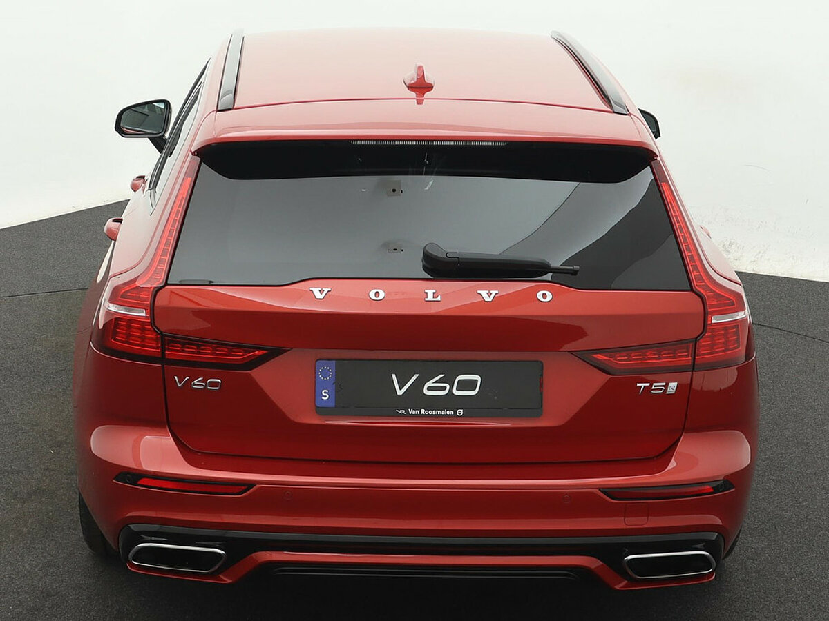 34202853 volvo v60 2 0 t5 r design 01