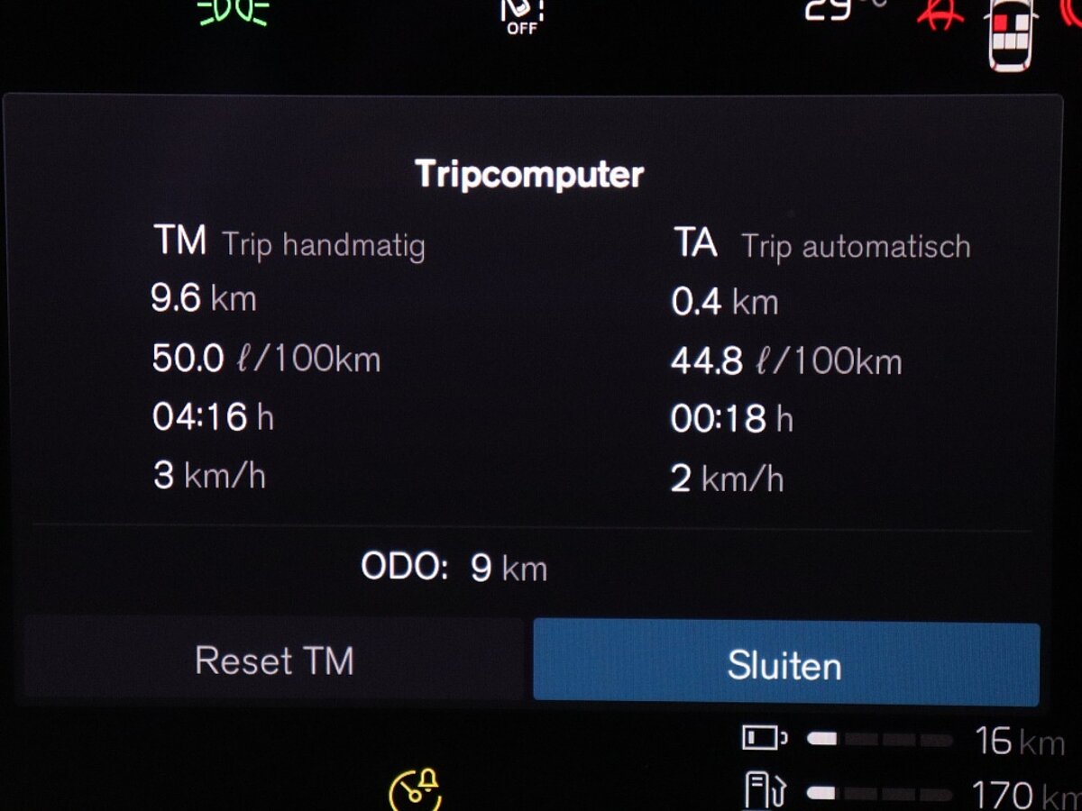 38829080 volvo xc60 2 0 t6 awd plus dark 2303a4