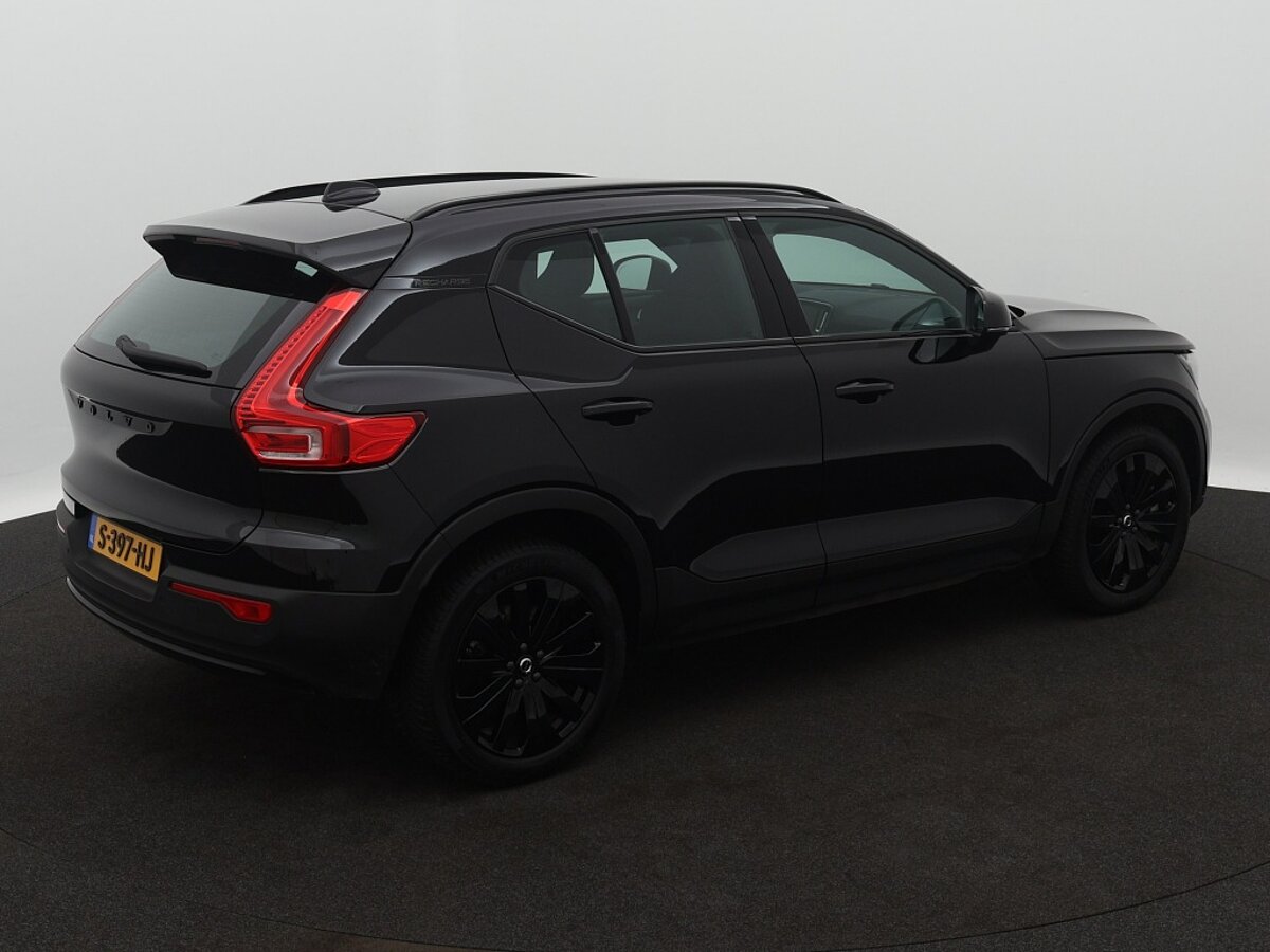 41639630 volvo xc40 recharge plus black pack 96