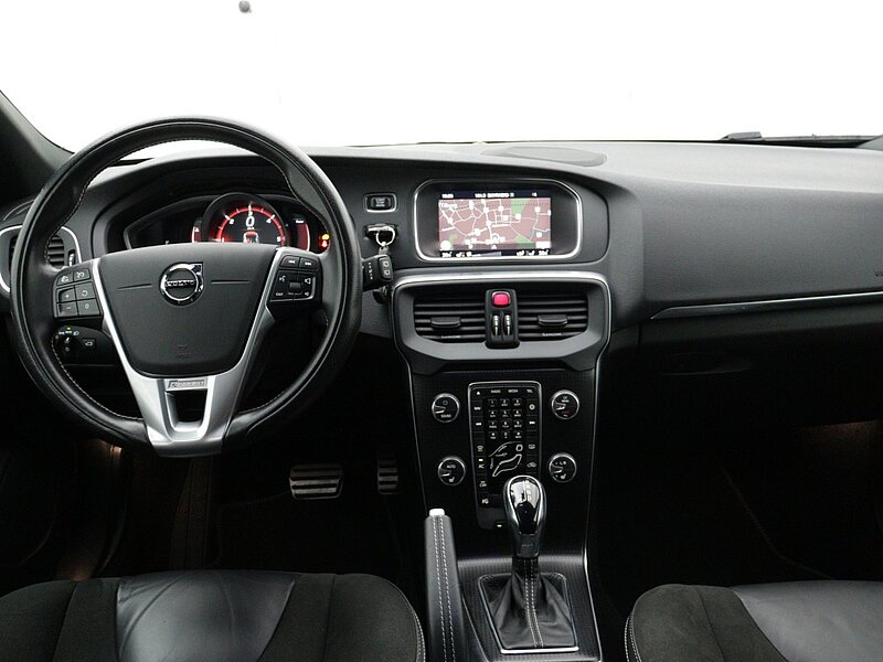 44623939 volvo v40 2 0 d3 edition 6 05