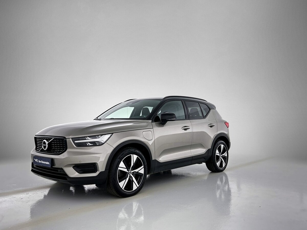 45077468 volvo xc40 1 5 t4 r design climate pack camera nubuck 2 02