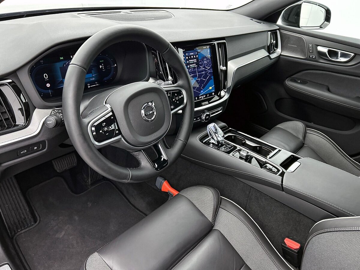 47633975 volvo v60 2 0 t6 plus dark trekhaak sport leder 360 blis pilot 54