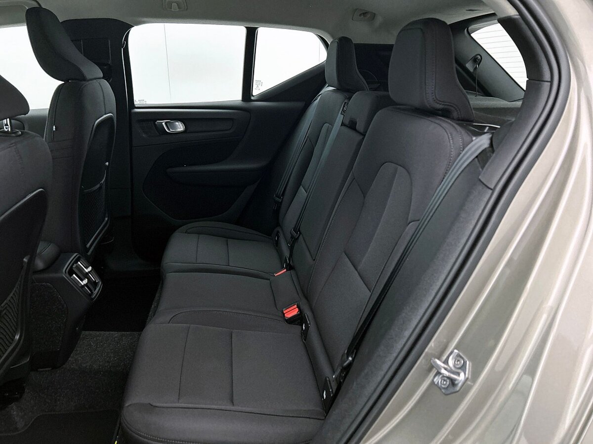 48970631 volvo xc40 1 5 t2 business pro trekhaak blis navigatie dab 87