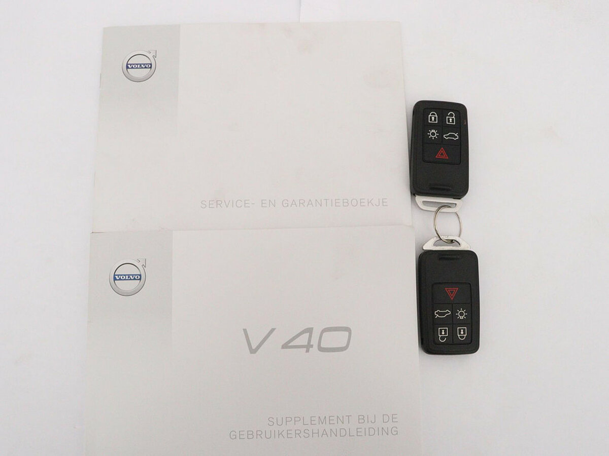 34202849 volvo v40 2 0 t2 nordic 12 maanden garantie navigatiesysteem 24