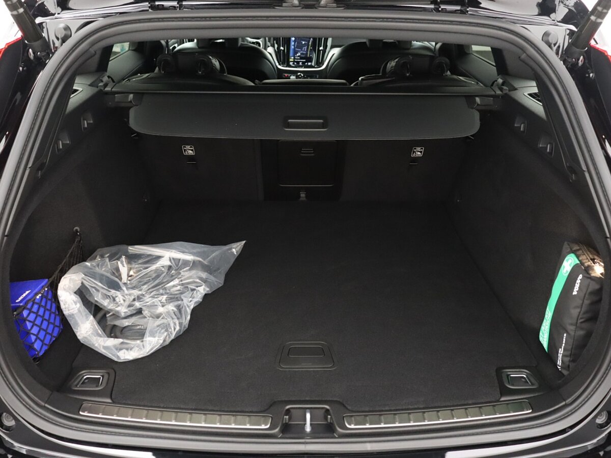 35014607 volvo v60 2 0 t6 recharge awd r design 05