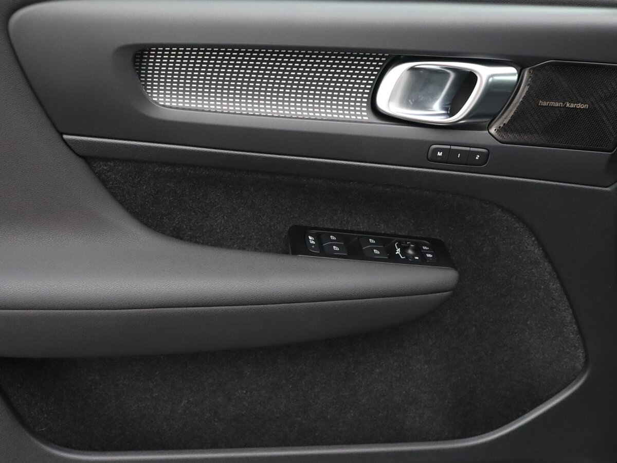 35835361 volvo xc40 recharge pro panorama dak harman kardon memory stoelen 698b1d