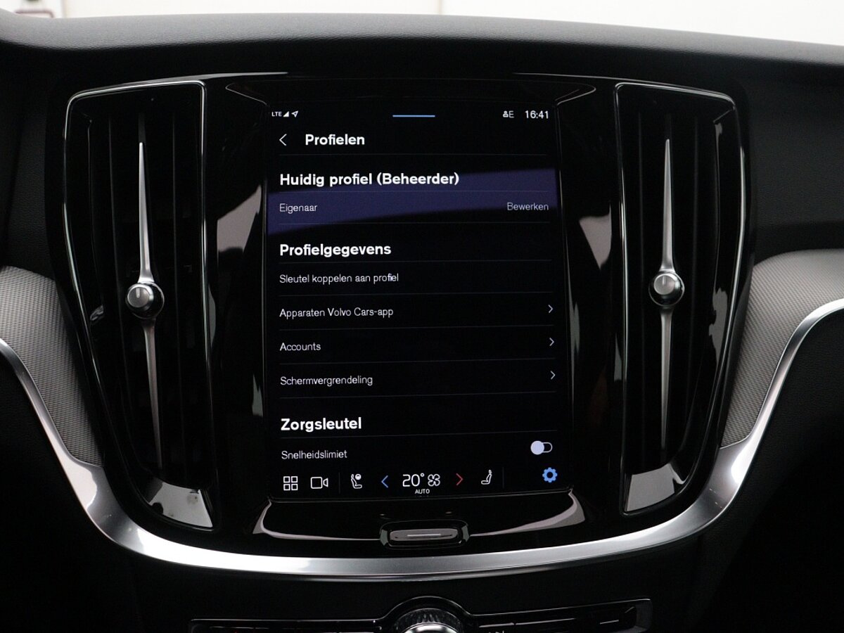 42420857 volvo v60 2 0 b3 plus dark panoramadak harman kardon trekhaak 360 81da43