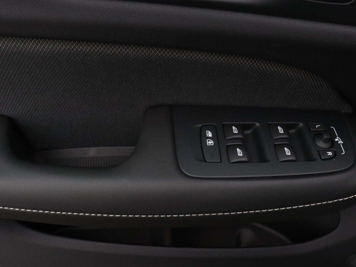 42455185 volvo v60 2 0 t6 awd ultimate dark panoramadak rondomzicht camera 19 a4bb28