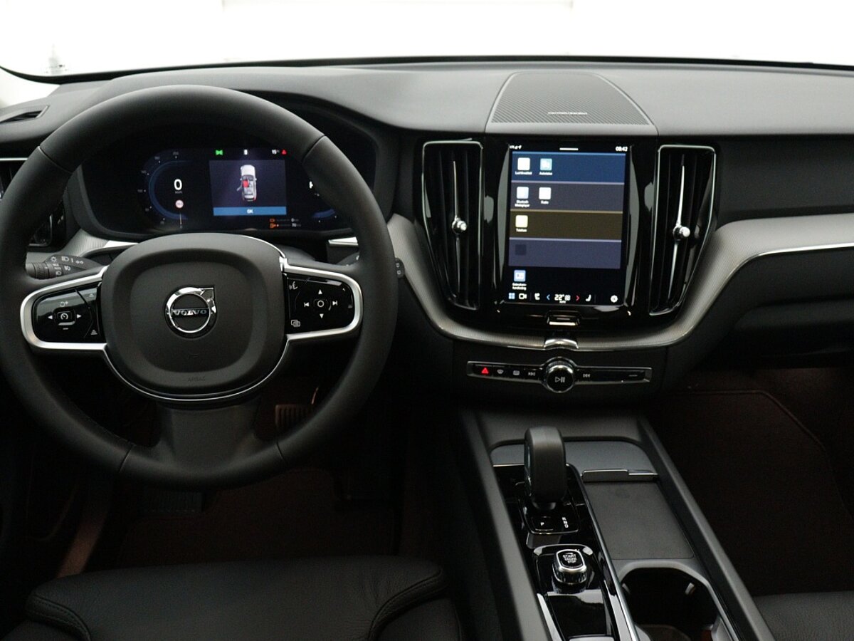 43680818 volvo xc60 xc60 t8 awd plus dark plug in harman kardon 5