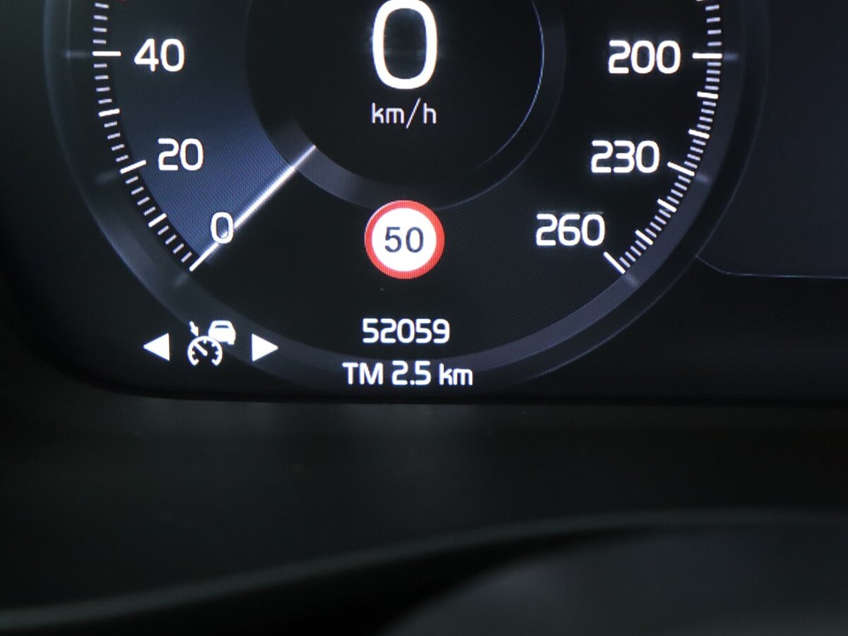 35574398 volvo xc40 1 5 t3 momentum pro 43