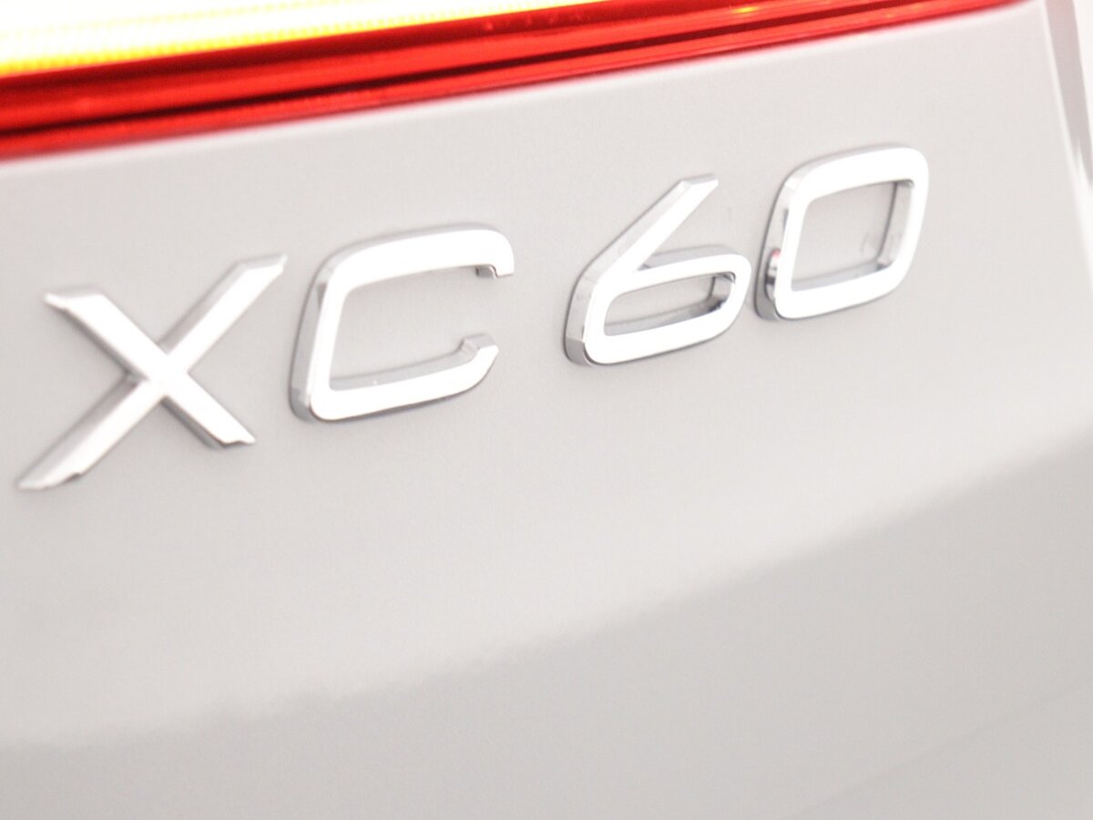 43680818 volvo xc60 2 0 t8 awd plus dark harman kardon 52