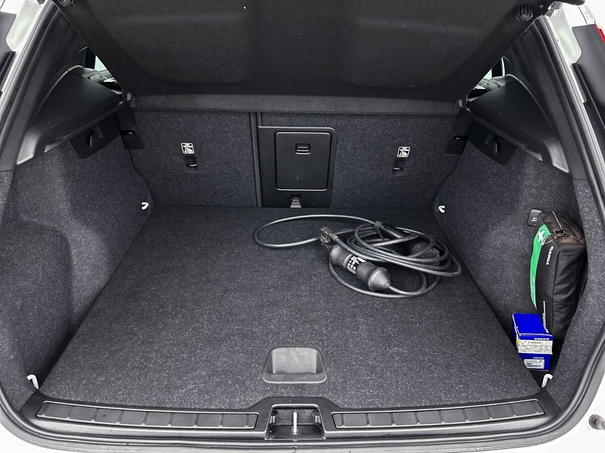 45493404 volvo xc40 1 5 t4 recharge r design panoramadak 04