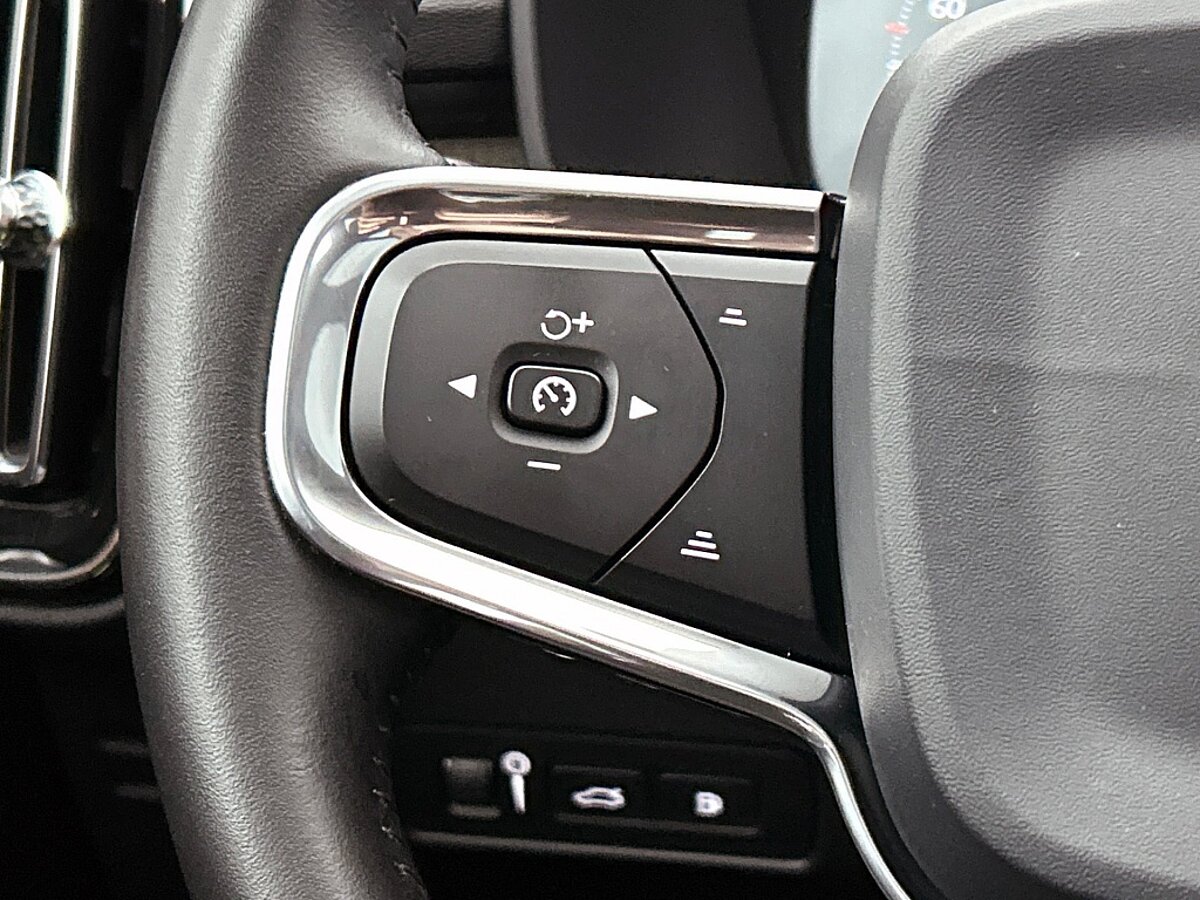 45850063 volvo xc40 1 5 t5 phev inscription leder panorama dak 93