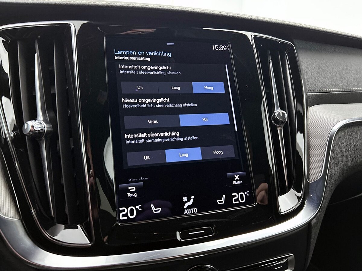 47156578 volvo v60 2 0 t6 r design pano 360 cam pilot assist trekhaak spo 4bd5a1
