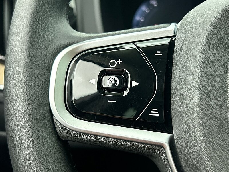 49836584 volvo xc60 t6 plus dark recharge head up panoramadak getint glas 6 01