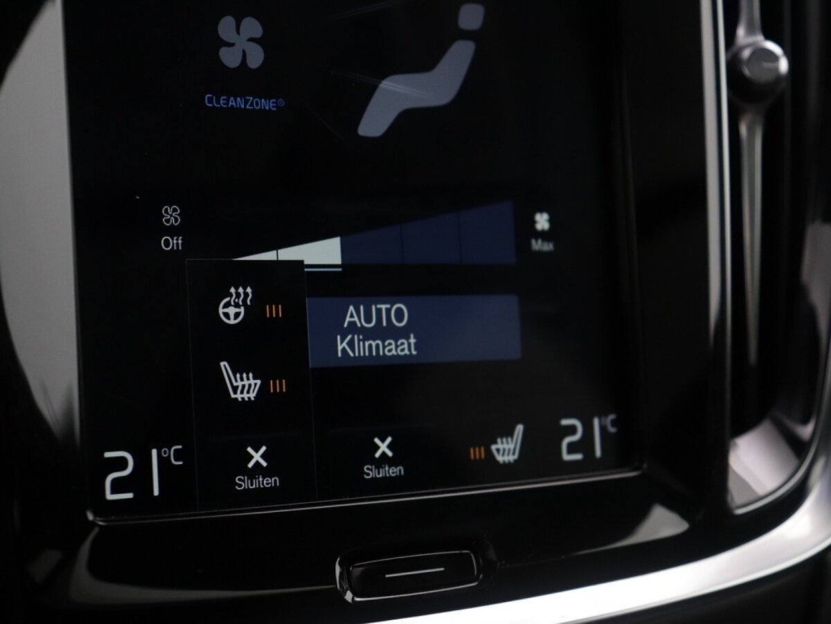 34771975 volvo v60 2 0 t8 recharge awd r design 31