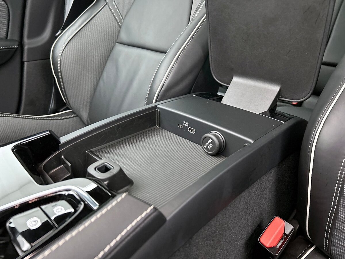 46919098 volvo v60 2 0 t6 plus dark trekhaak fe7037