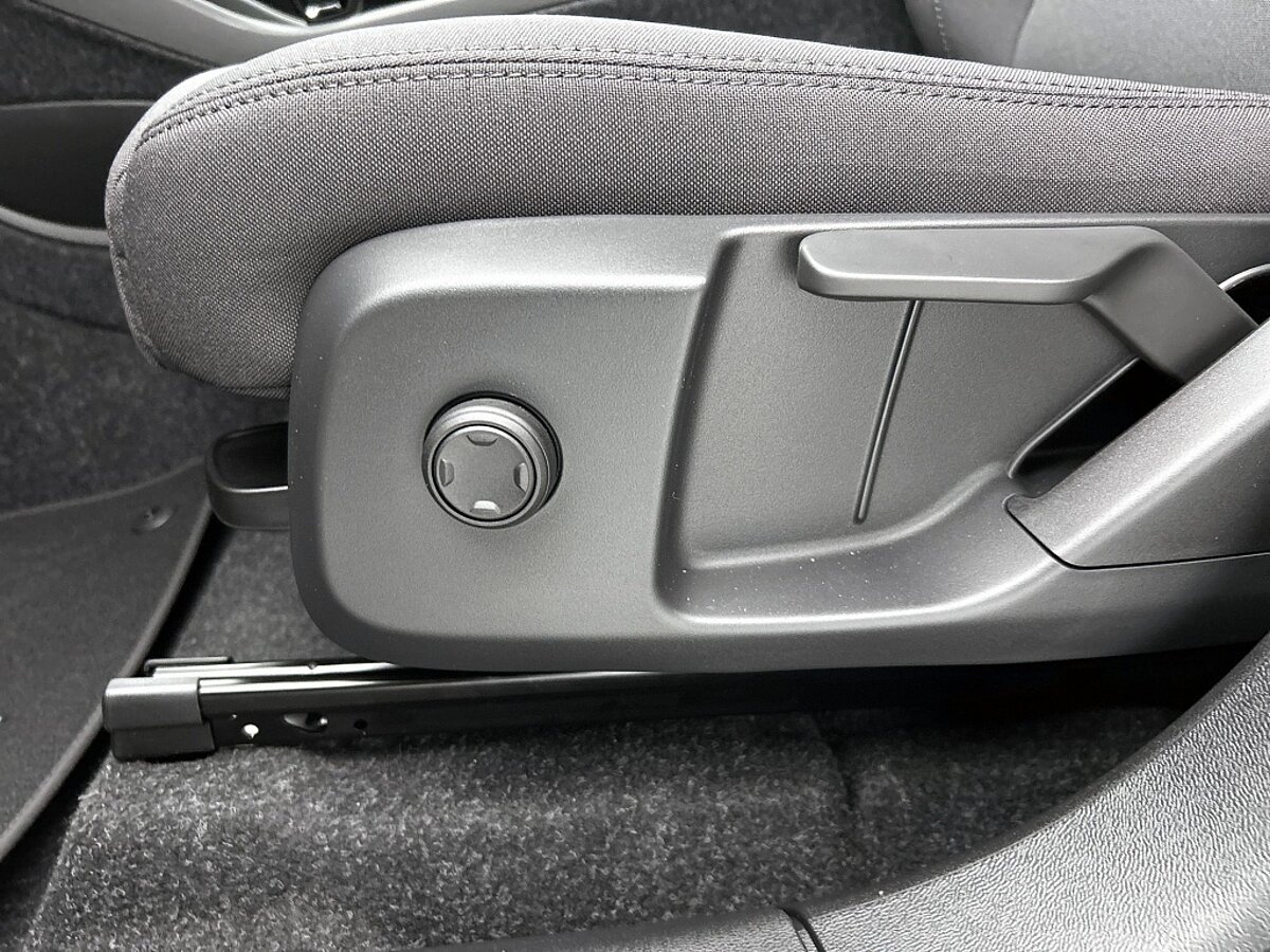 47451360 volvo ex40 ex40 extended range core business climate pack versatility 07