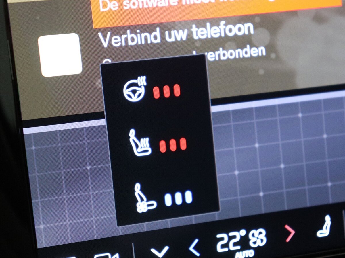 47627816 volvo v60 2 0 t6 awd plus dark 56