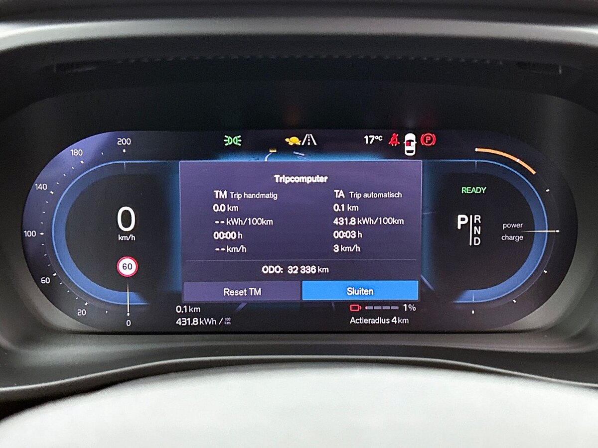 48534360 volvo xc40 ultimate pano 360 memory seats 20 inch all season 09