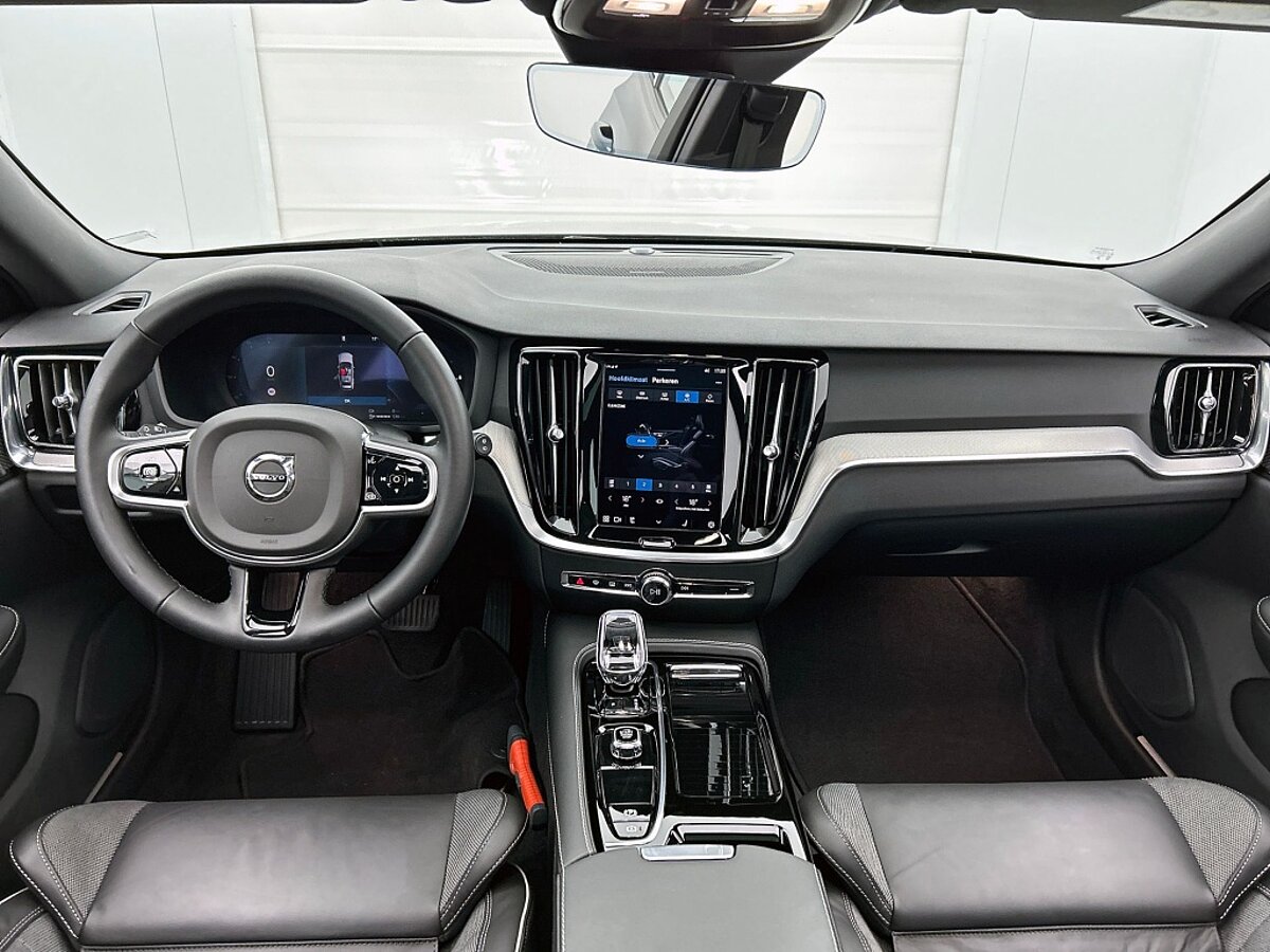 48706009 volvo v60 2 0 t6 awd plus dark panorama dak trekhaak leder blis 55