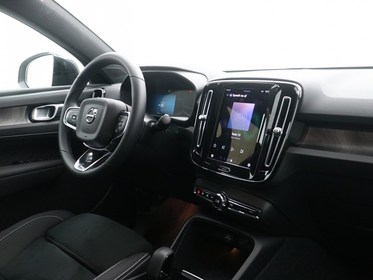 42438640 volvo c40 extended range core 82 kwh climate pakket 69