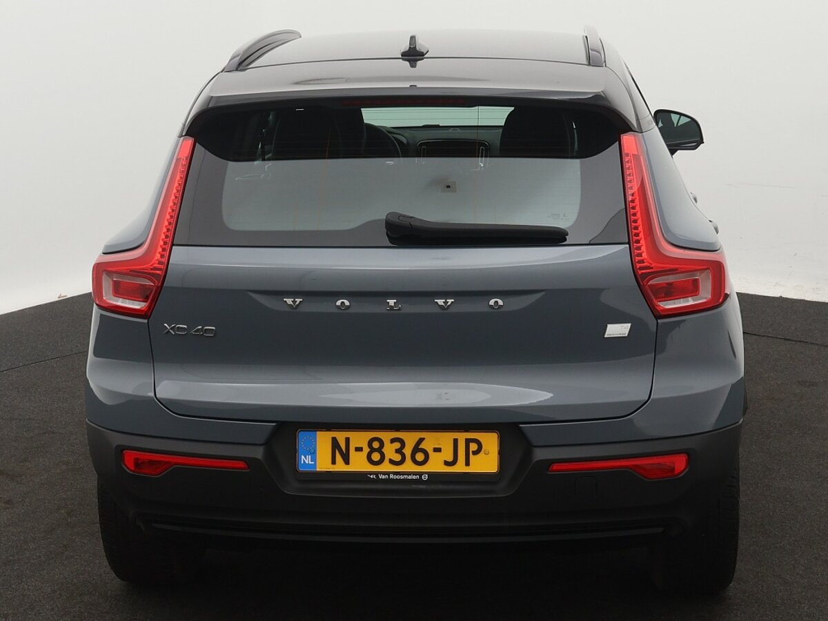 44247367 volvo xc40 1 5 t4 recharge r design 39