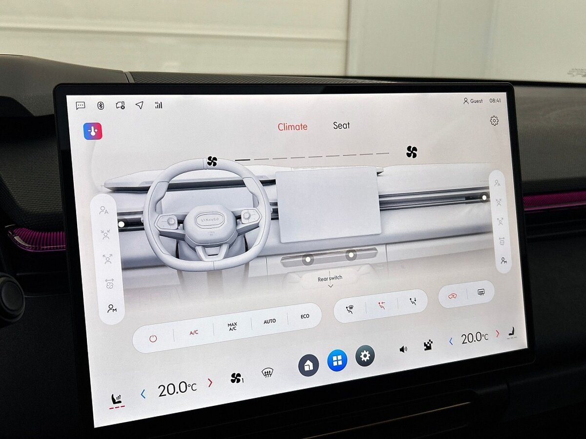 47120059 lynk co 08 1 5 more 345 pk 200km phev full option dealer demo 23