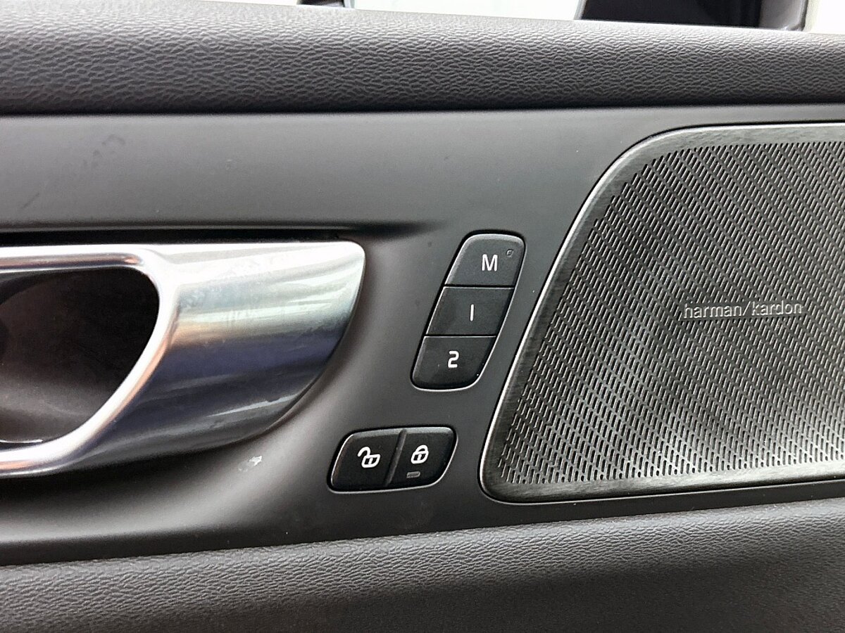 47443724 volvo v60 2 0 t6 plus dark trekhaak sport leder 360 blis pilot 02